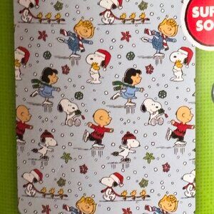 Peanuts Snoopy 46" X 60" Velvet Plush Soft Blanket Snowflakes Ice Skating Santa